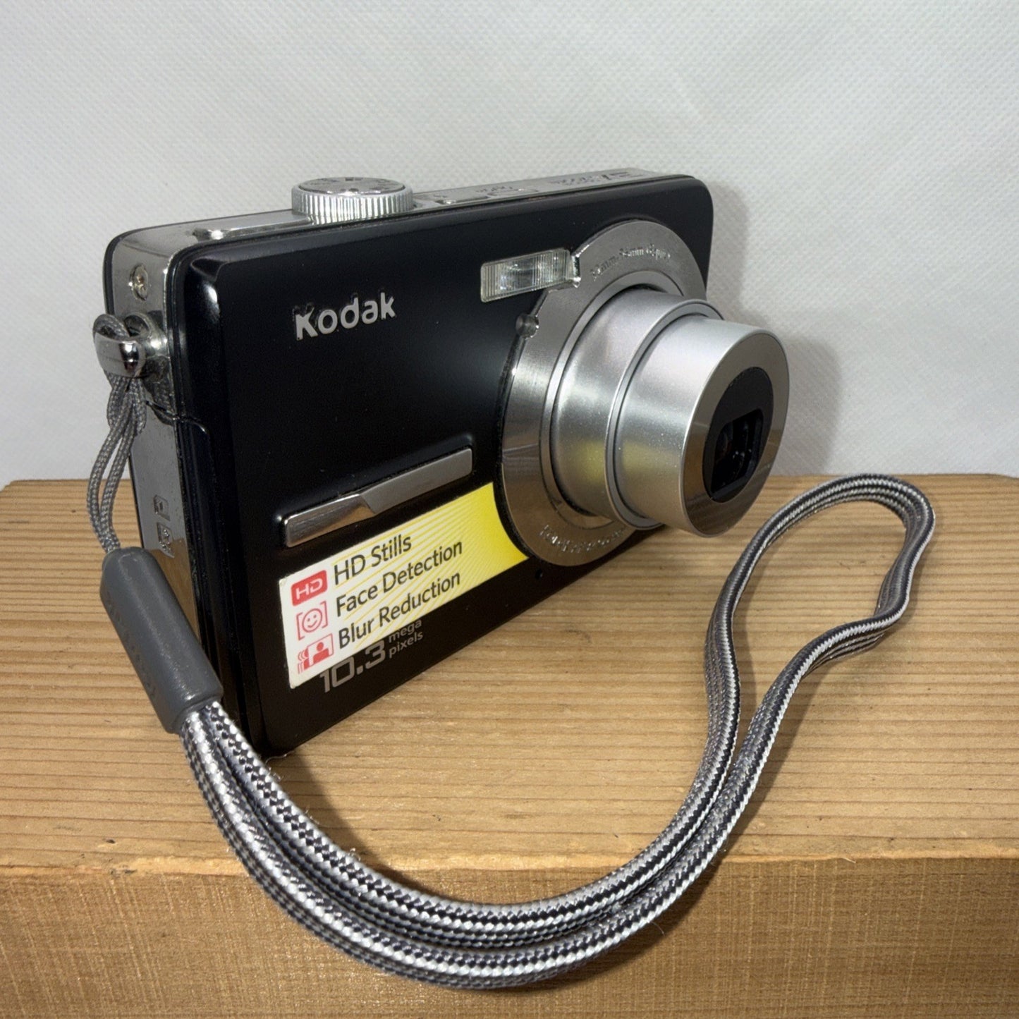 Kodak EasyShare MD1063 10.3MP Digital Camera Tested + Charger Battery 4GB SD