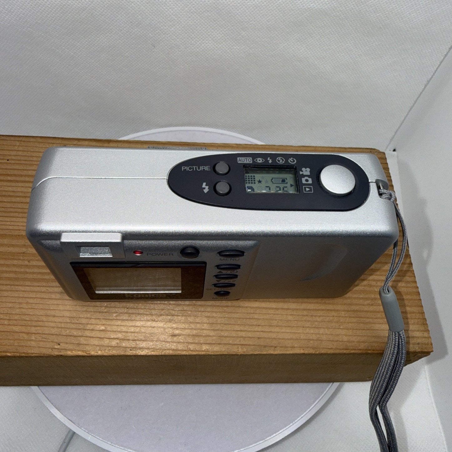 Konica Revio KD-100 Digital Camera 1.3MP Low Resolution Retro + SD Card Case VGC