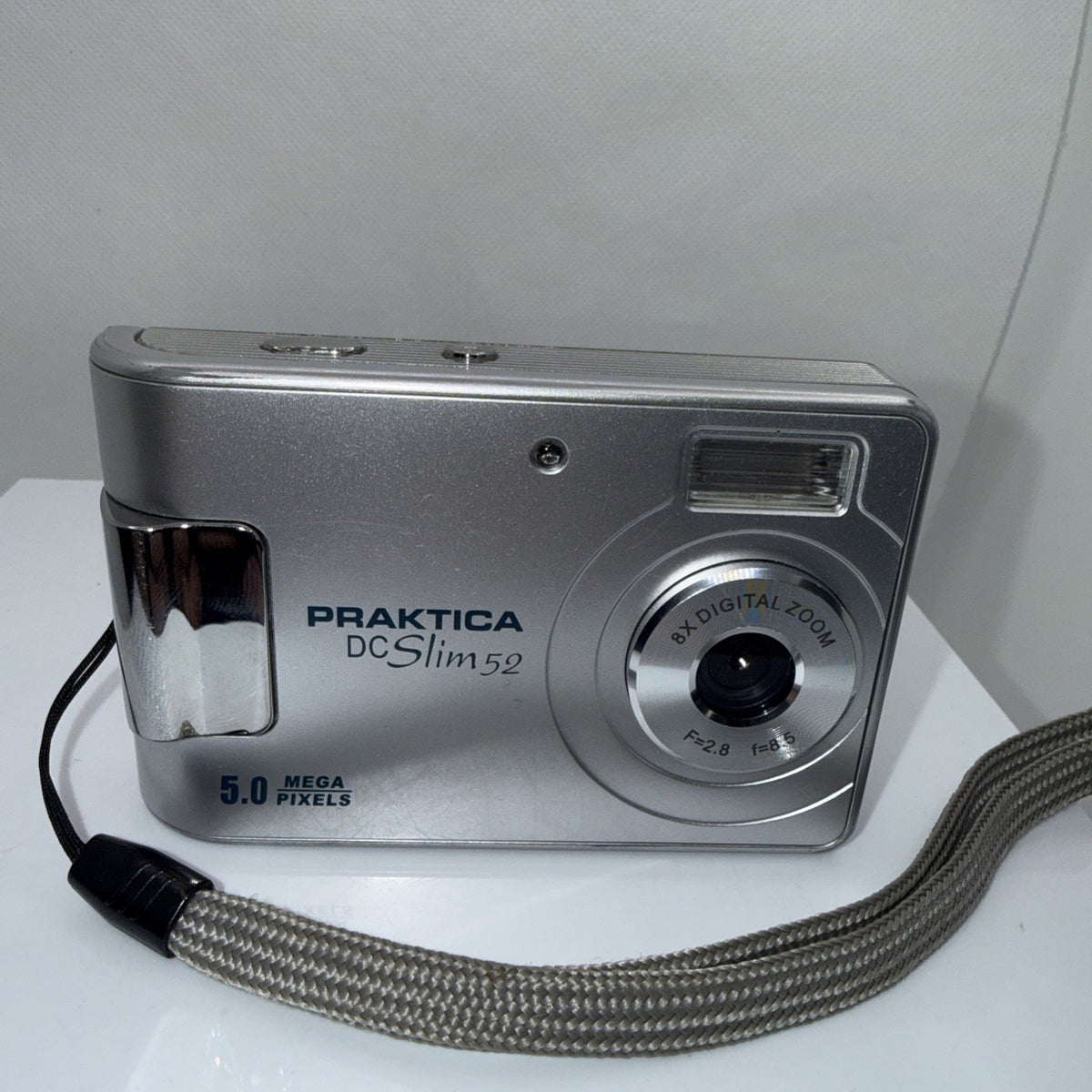 PRAKTICA DC Slim 52 5.lMP Digital Camera Tested + Batteries Charger Case 1GB SD