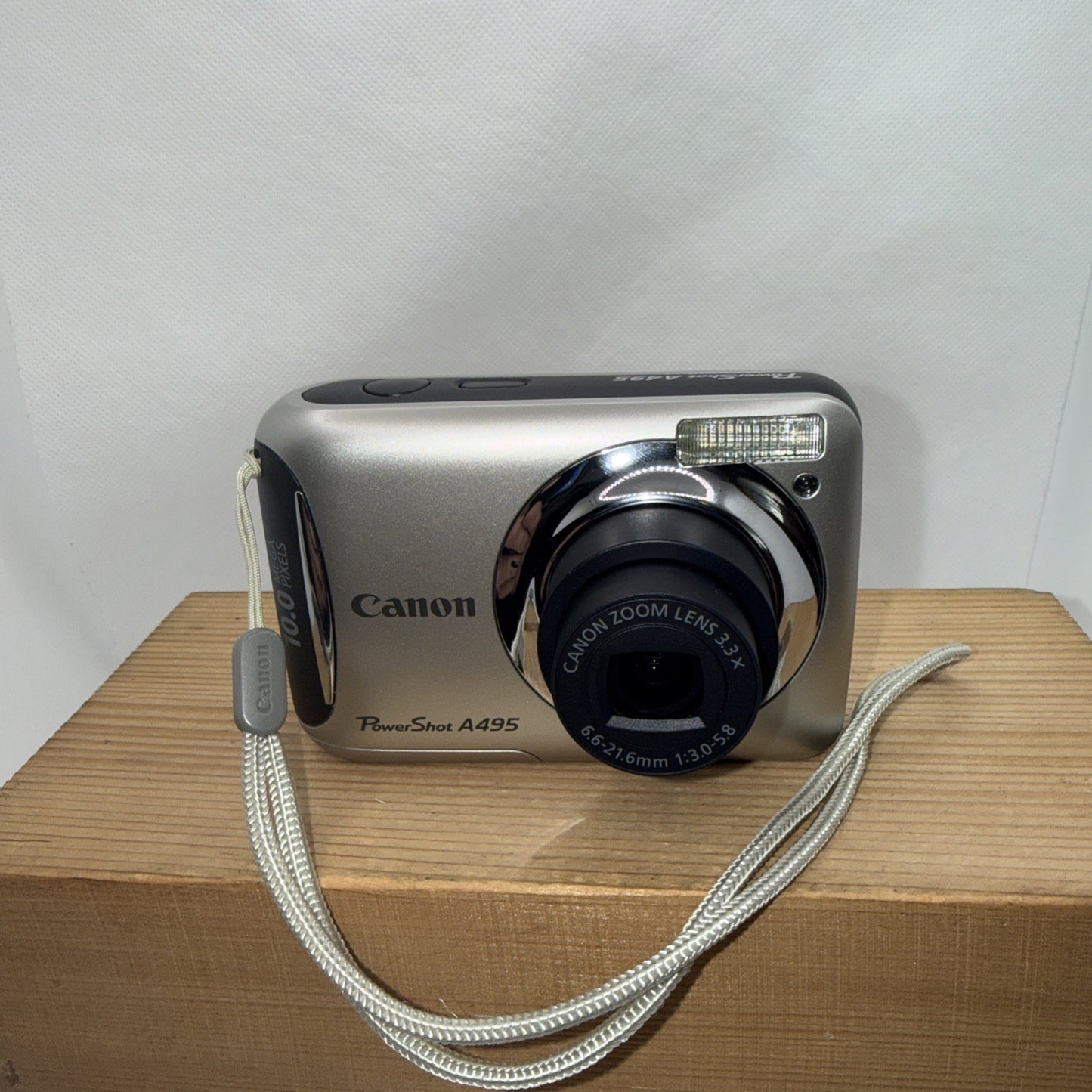 Canon PowerShot A495 10.0MP Digital Camera Boxed + 4GB SD Card - Mint Condition