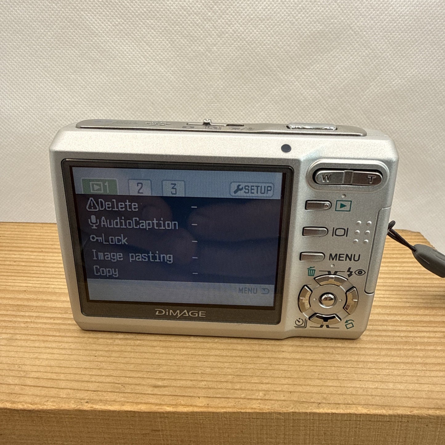 Konica Minolta DiMAGE X60 5MP Digital Camera Working + Charger Battery 4GB SD