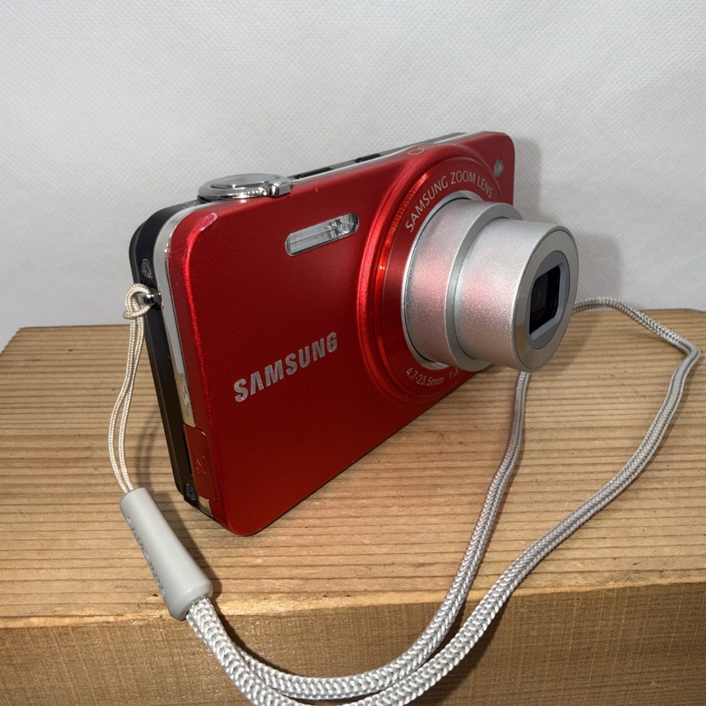 Samsung ST90 14.2MP Digital Camera Tested Working + Charger Battery 4GB