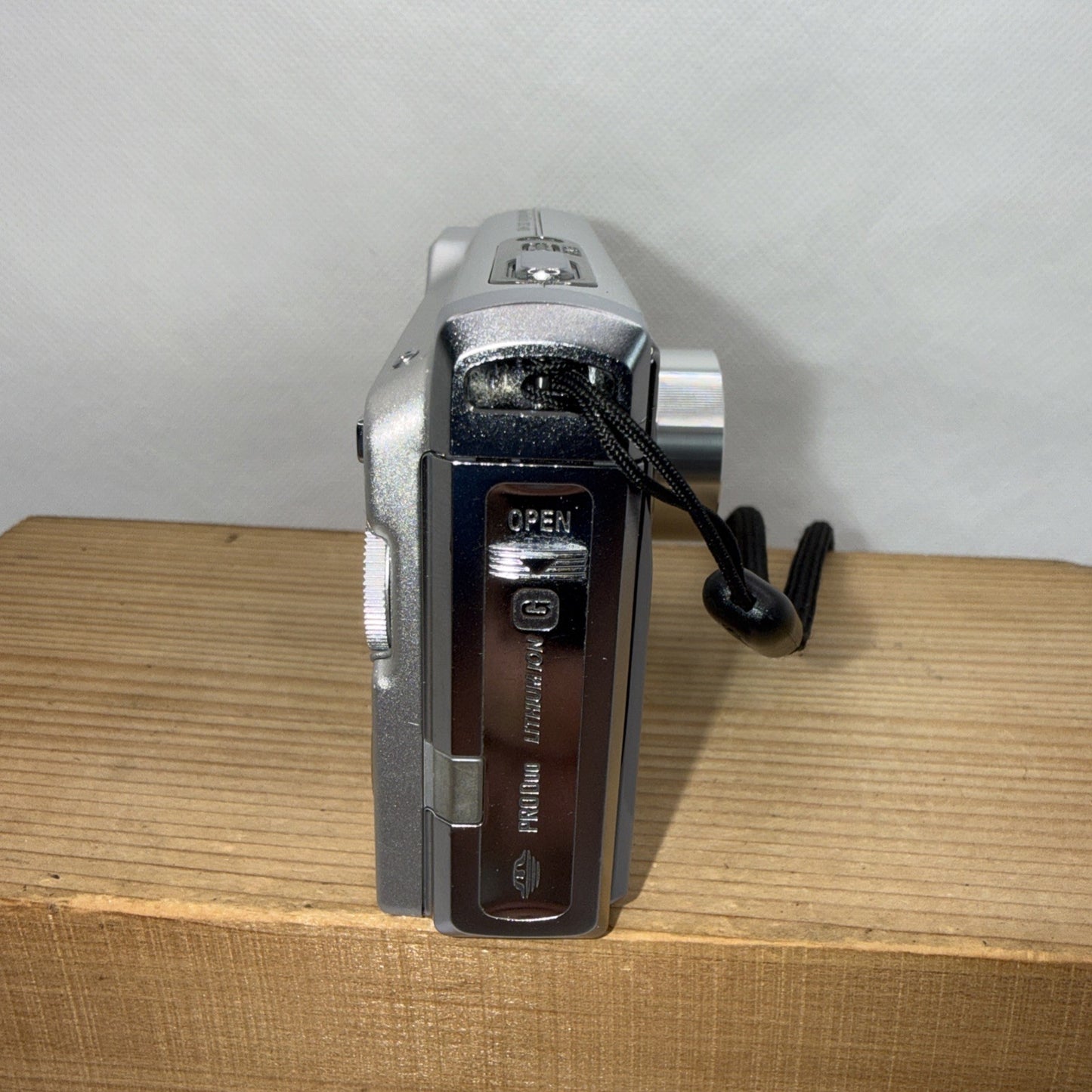 Sony Cybershot DSC-W80 7.2MP Digital Camera Tested + Charger Battery Memory Card