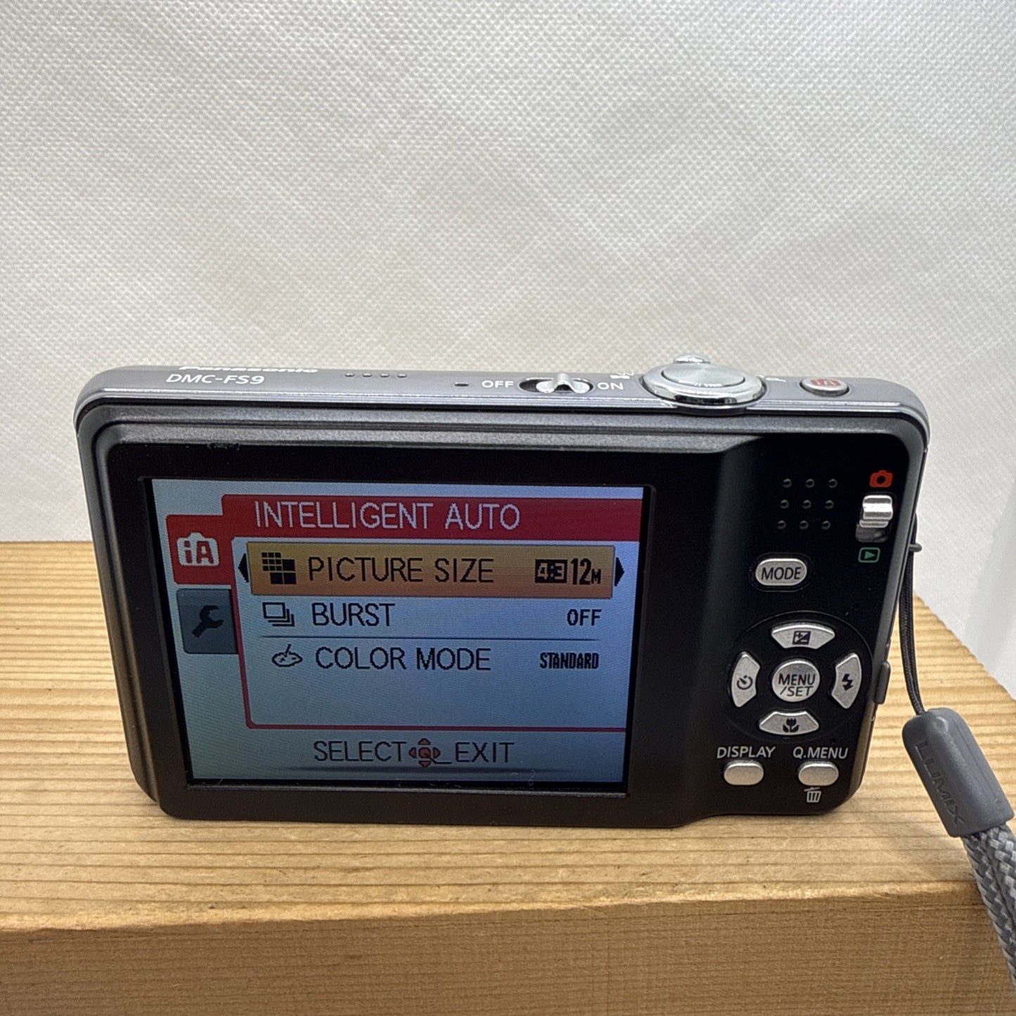 Panasonic Lumix DMC-FS9 12.1MP Digital Camera Tested + Charger Battery 4GB SD