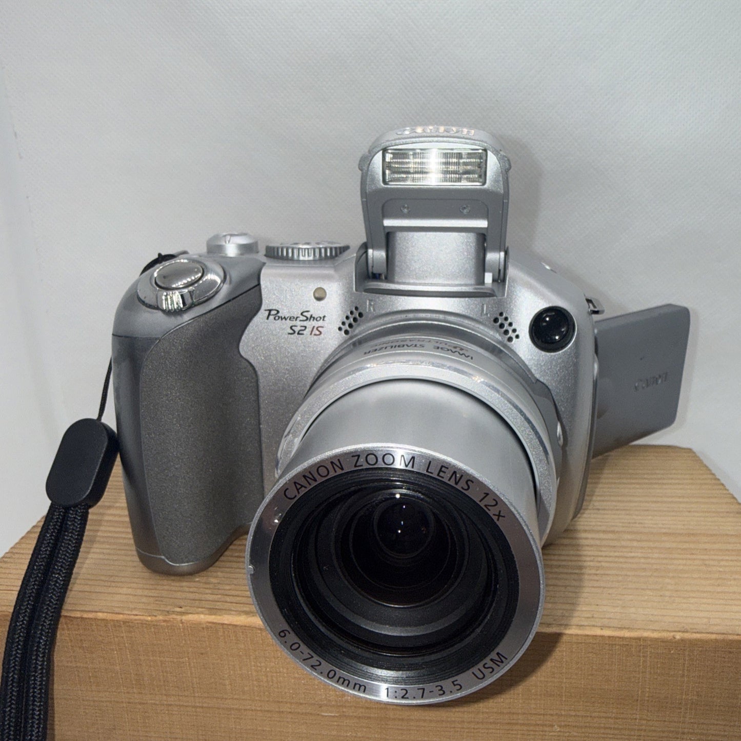 Canon PowerShot S2 IS 5MP Digital Camera Tested + Charger Batteries Case And SD