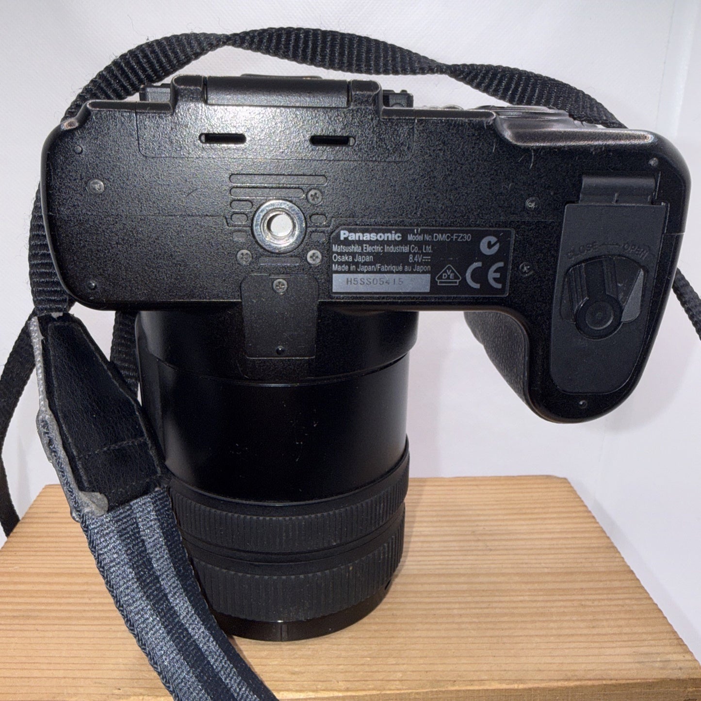 Panasonic Lumix DMC-FZ30 8MP Digital Camera Tested + Charger Battery SD Case
