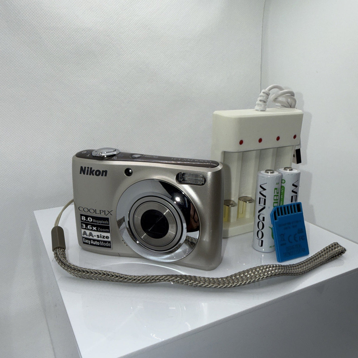 Nikon Coolpix L21 8MP Digital Camera Tested + Charger Batteries 4GB SD Full Kit