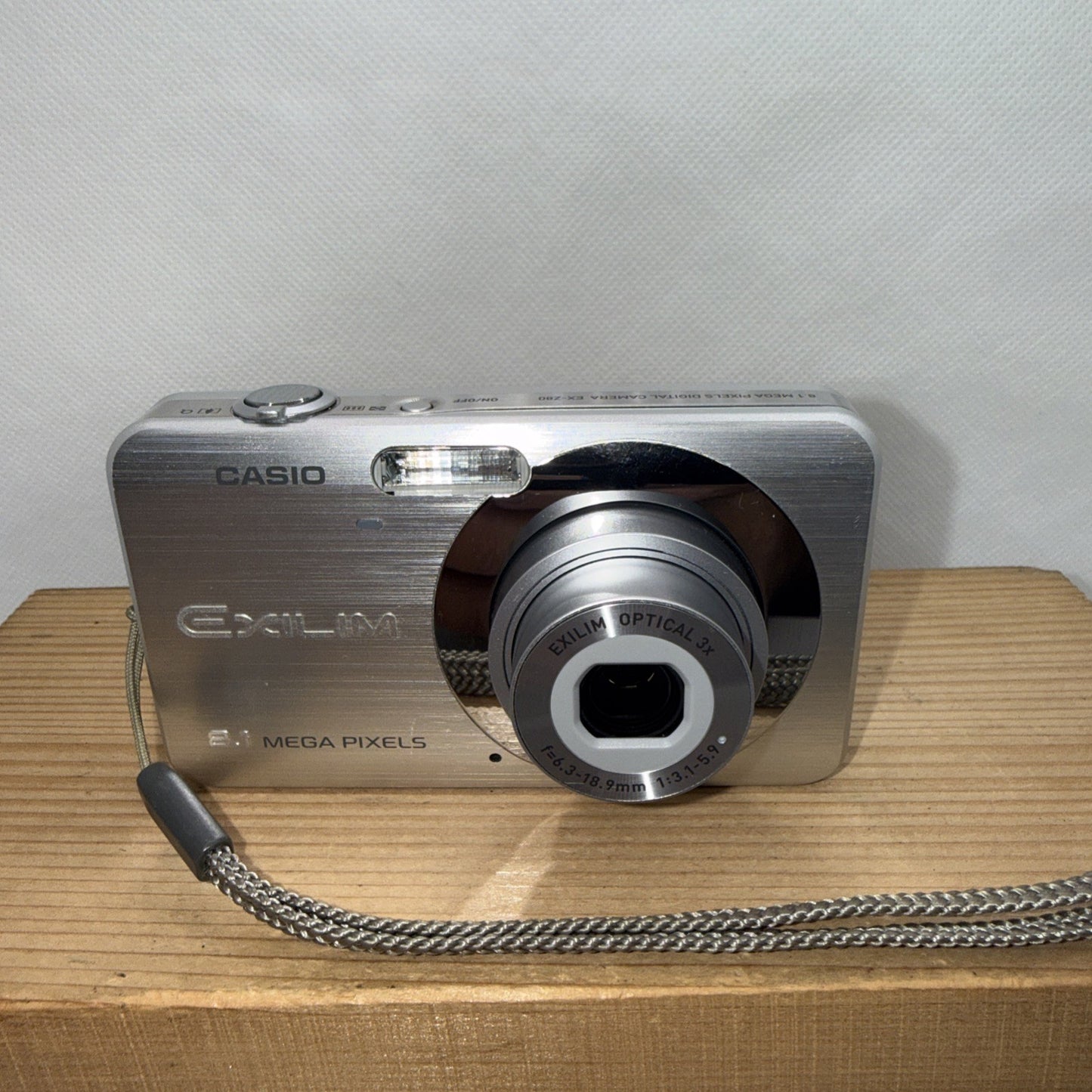 CASIO Exilim EX-Z80 Digital Camera 8.1MP Tested Working + Charger Battery 4GB SD
