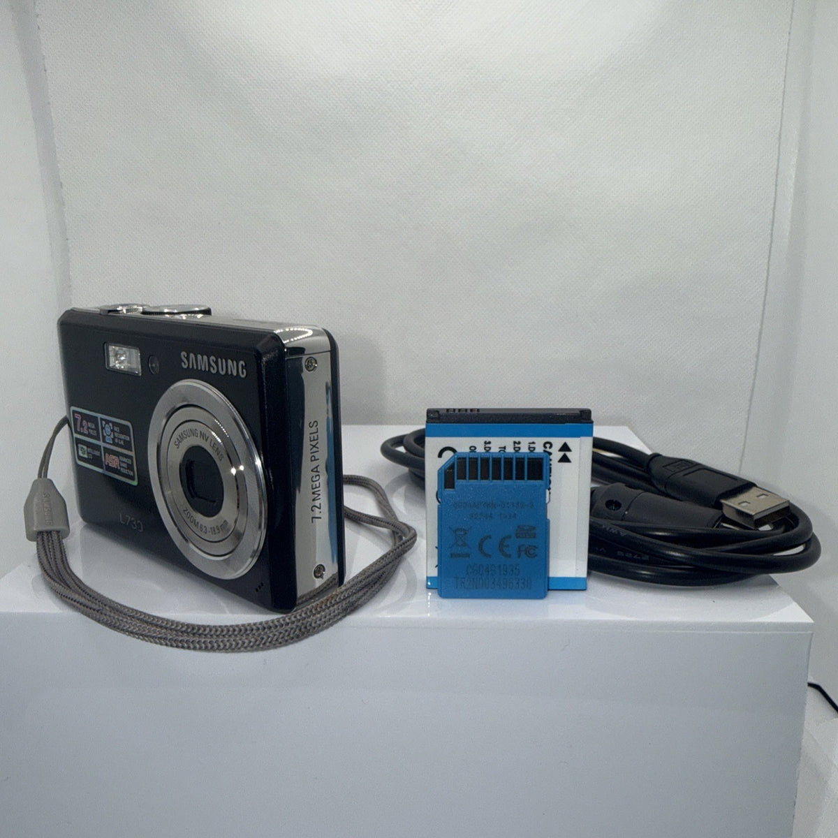 Samsung L730 7.2MP Digital Camera Tested Full Kit Charger Battery 4GB SD Card