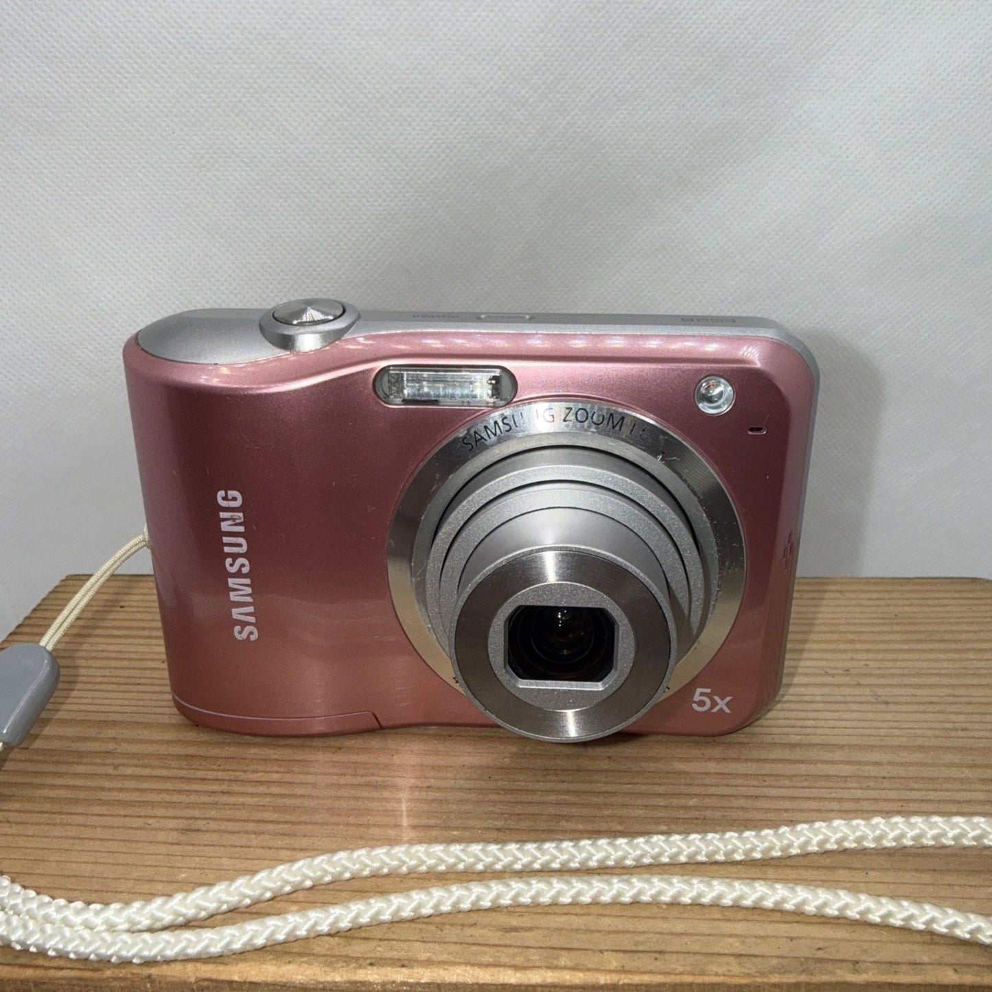 Samsung ES28 12.2MP Digital Camera Pink Tested Working Plus 4GB SD Card