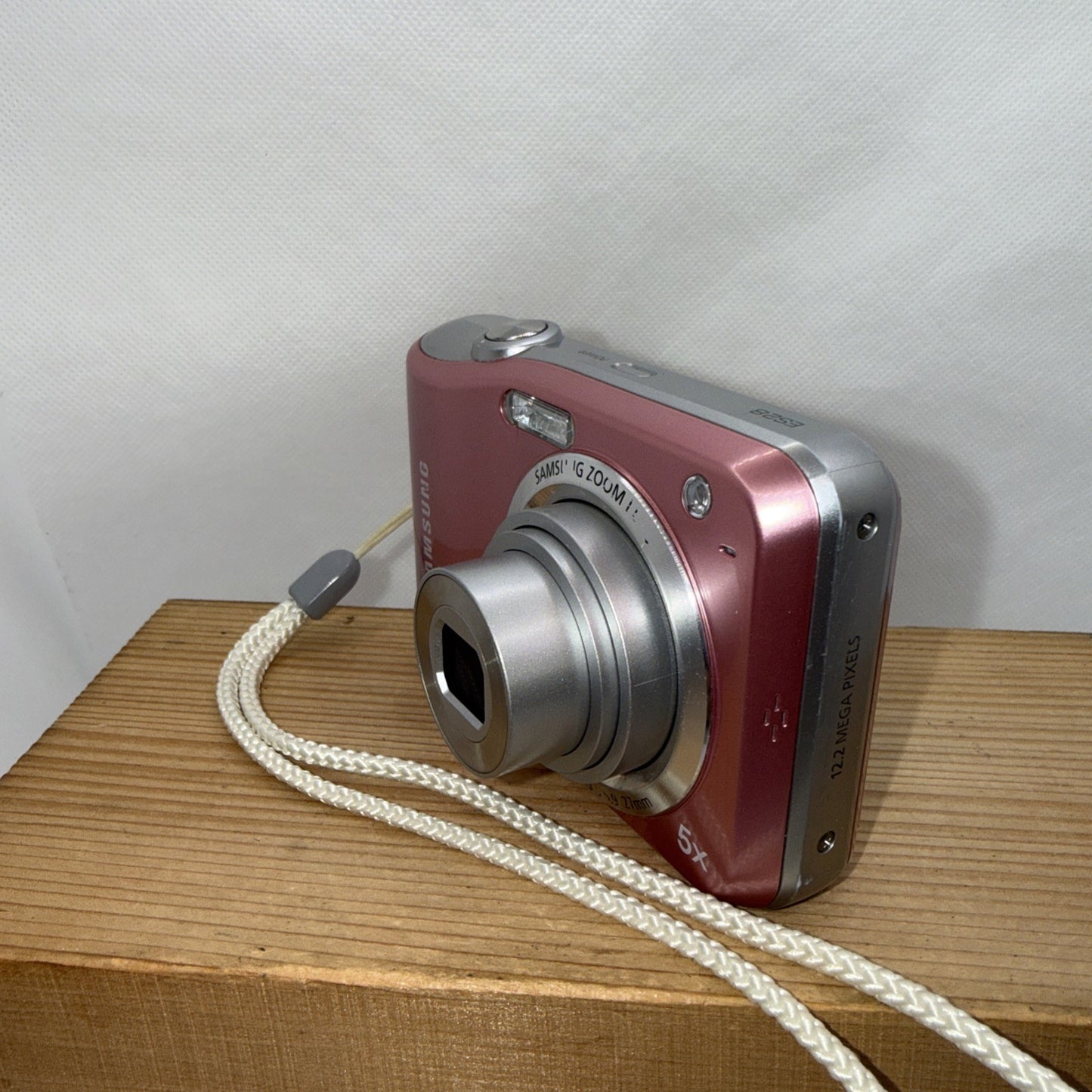 Samsung ES28 12.2MP Digital Camera Pink Tested Working Plus 4GB SD Card