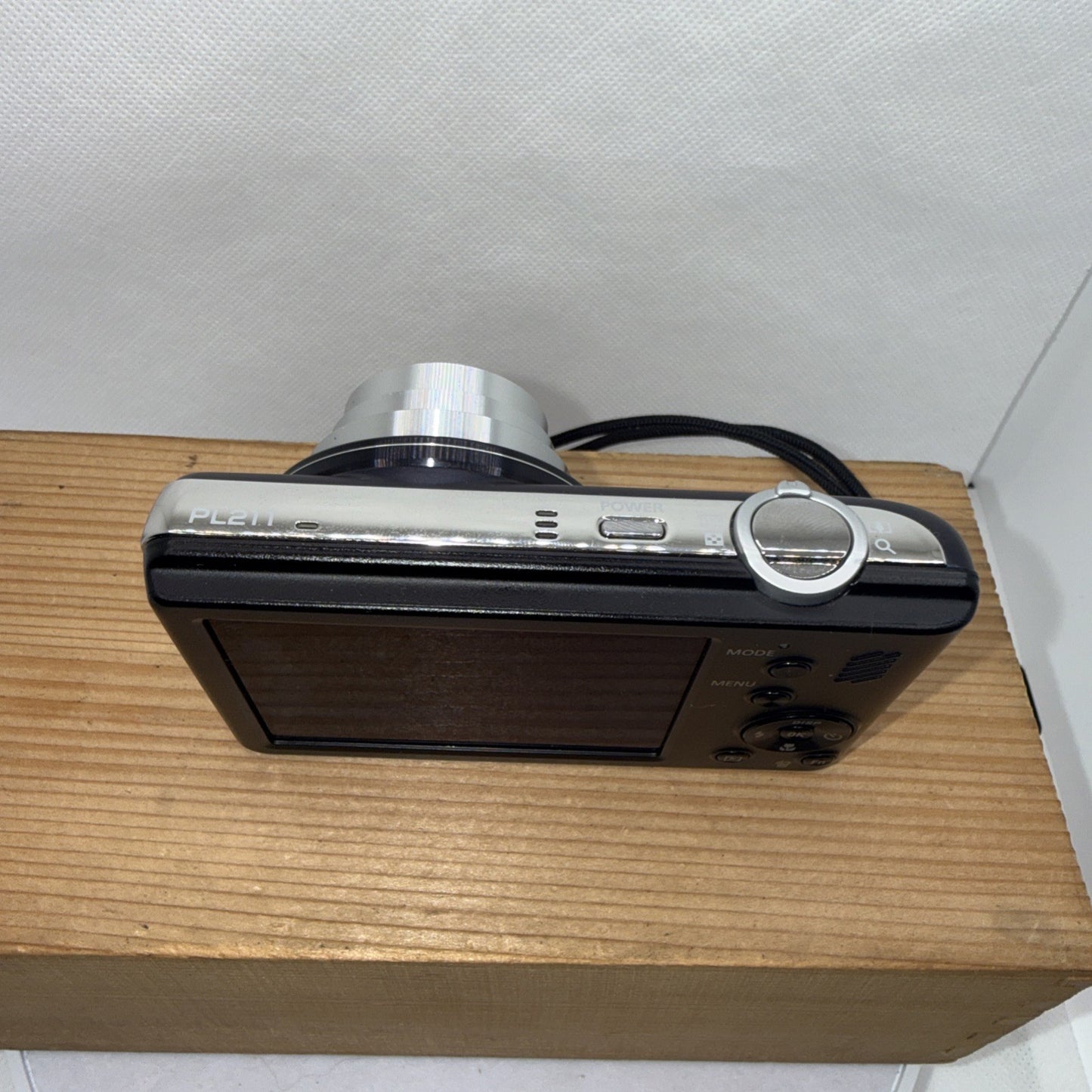 Samsung PL211 14.2MP Digital Camera Tested Working + Charger Battery 4GB