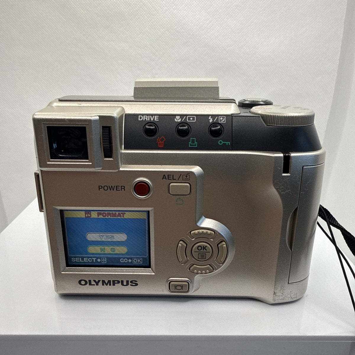 Digital Camera Olympus Camedia C-720 3MP 100% Tested + Charger Batteries Memory
