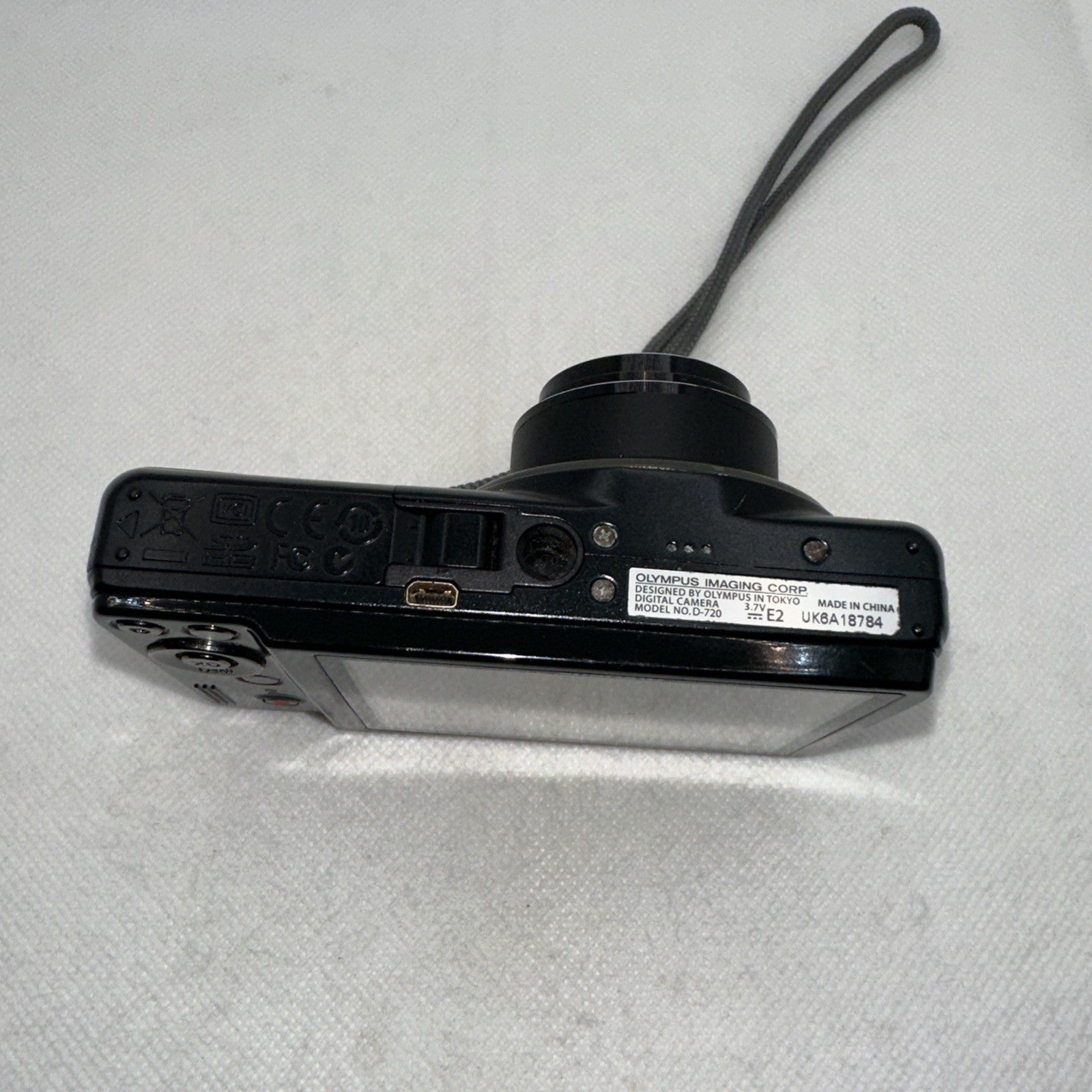 Olympus D-720 14.0MP Digital Camera *Some Dead Pixels* + Charger Battery 16GB SD9