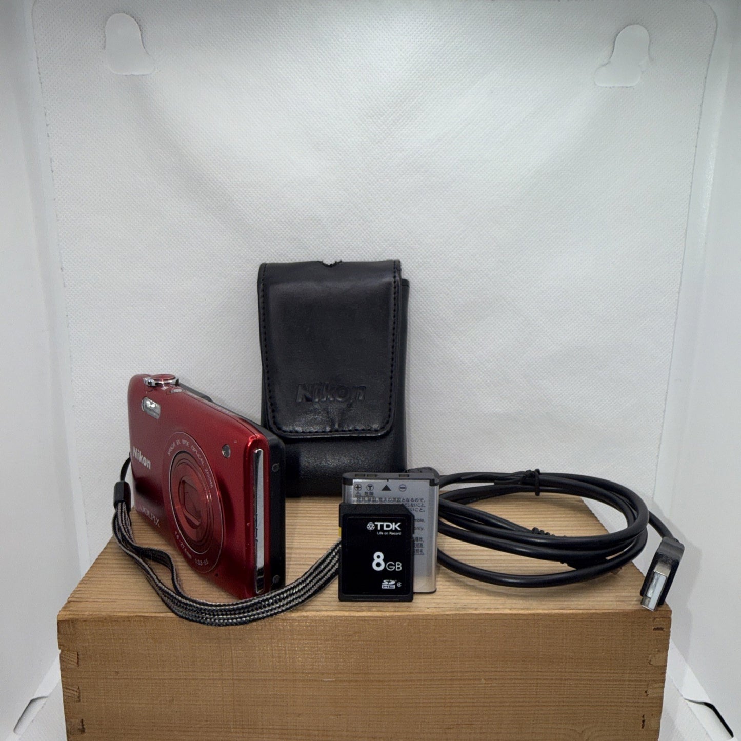 Nikon Coolpix S3200 16.0MP Digital Camera Tested + Charger Battery Case 8GB SD