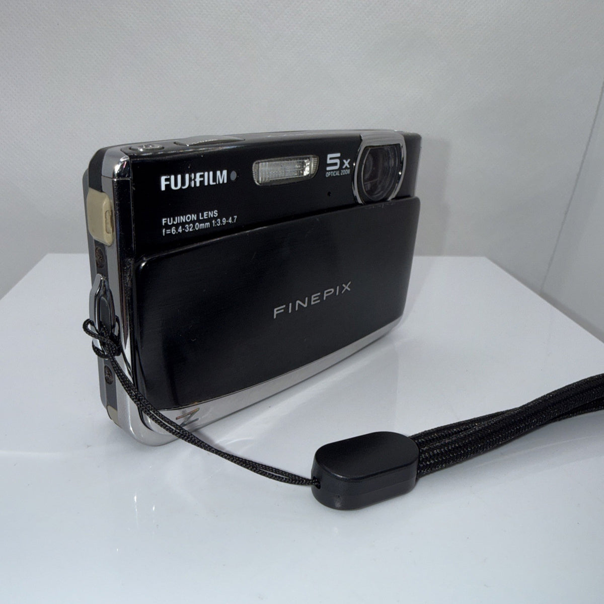 Fujifilm FinePix Z70 12.2MP Digital Camera Tested + Charger Battery 4GB SD Card