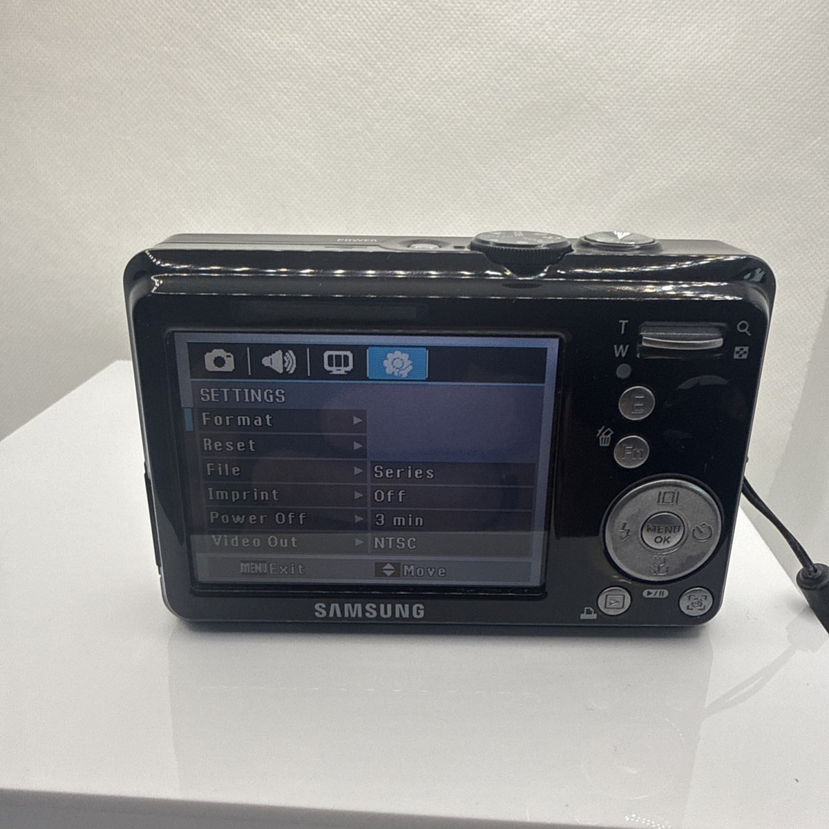 Samsung D1070 10.2MP Digital Camera Tested + Charger Batteries 4GB SD Card