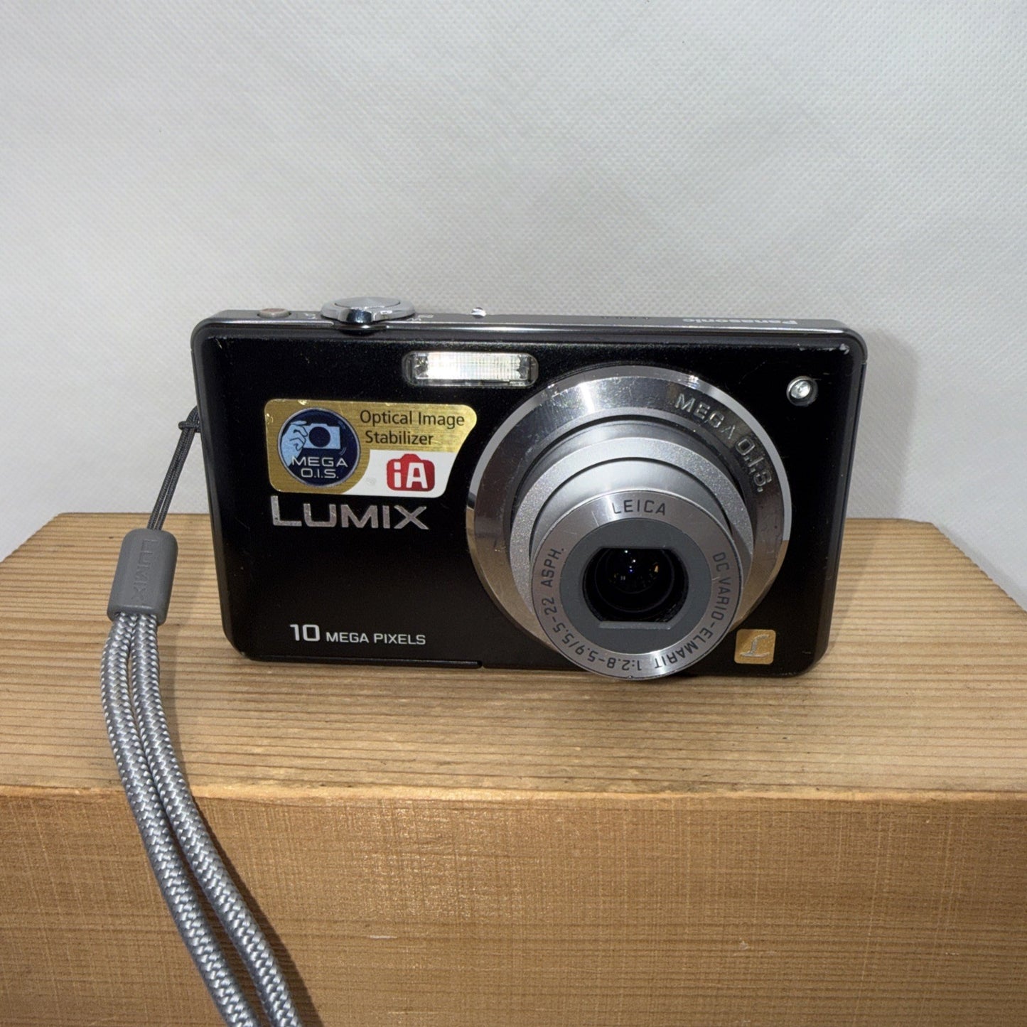 Panasonic Digital Camera Lumix DMC-FS62 10MP Tested + Charger Battery 4GB Case