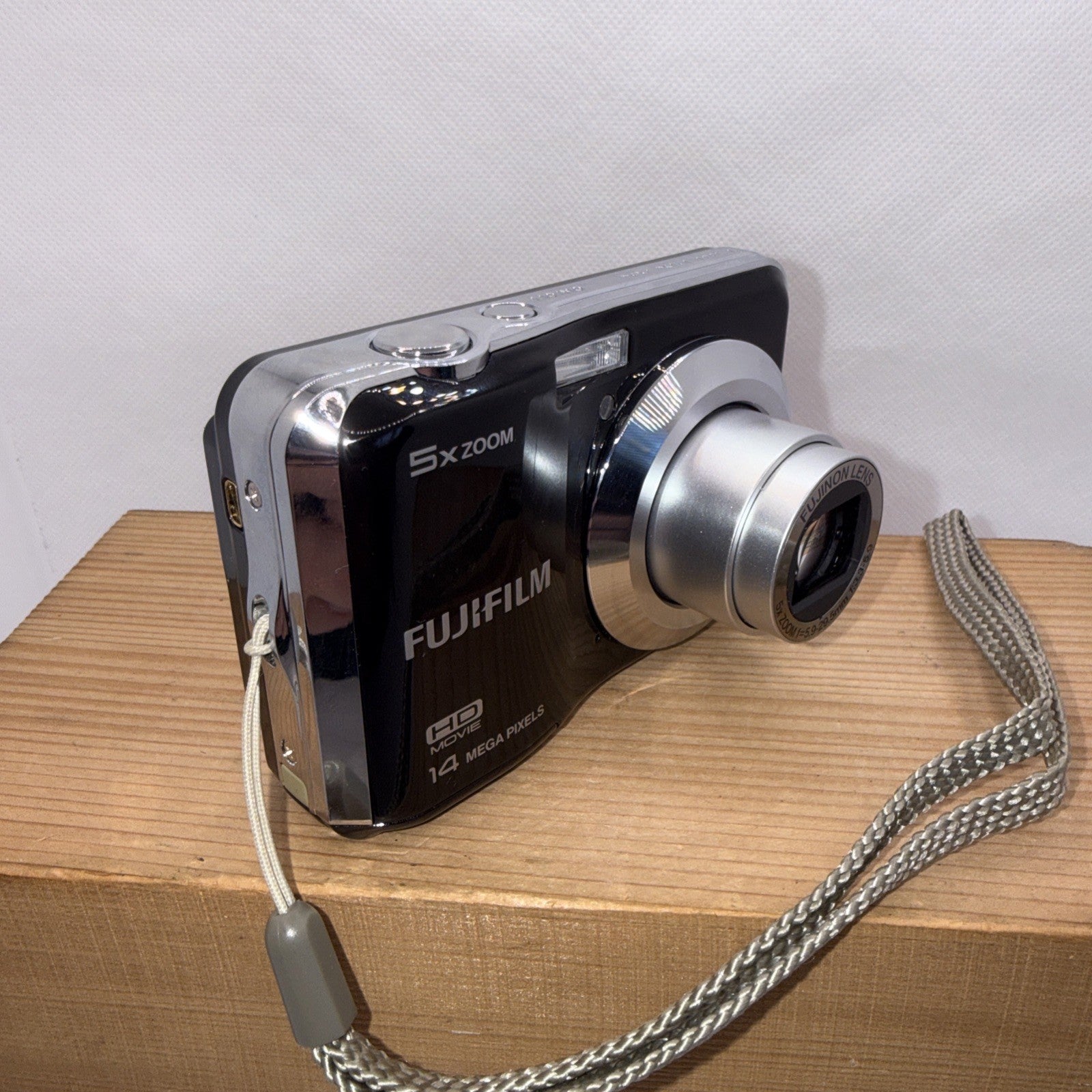 Fujifilm AX500 14MP Digital Camera Tested Plus 4GB SD Card And 2 x Free Gifts1