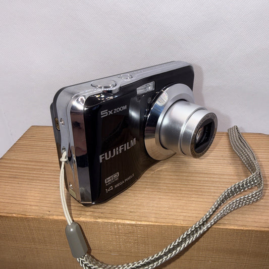 Fujifilm AX500 14MP Digital Camera Tested Plus 4GB SD Card And 2 x Free Gifts1