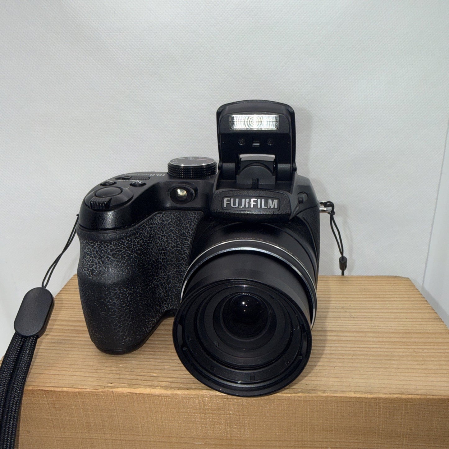 Fujifilm FinePix S1500 10MP Digital Bridge Camera Tested Working + 4GB SD Card
