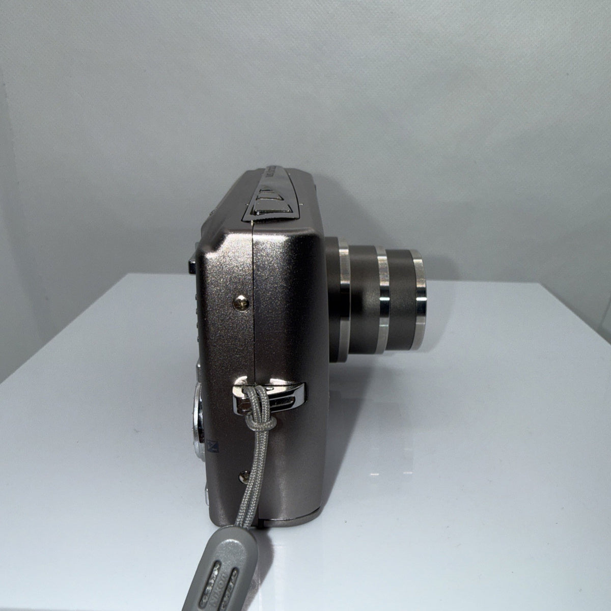 Nikon Coolpix S700 12MP Digital Camera Tested *Minor Screen Issue* + Accessories