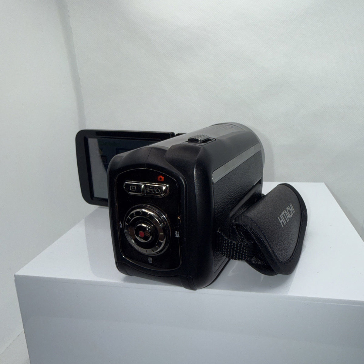 HD Camcorder Hitachi DZ-HV1079E 1080P Tested Working + Charger Battery 4GB SD