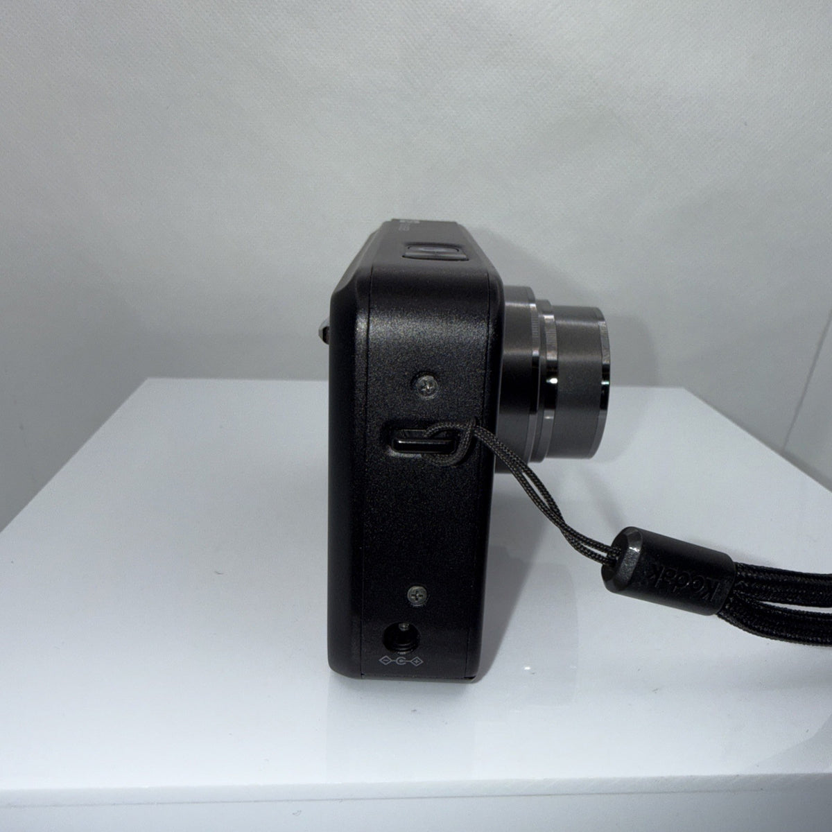 Digital Camera Kodak EasyShare V1273 12MP Tested + Charger Battery 4GB SD