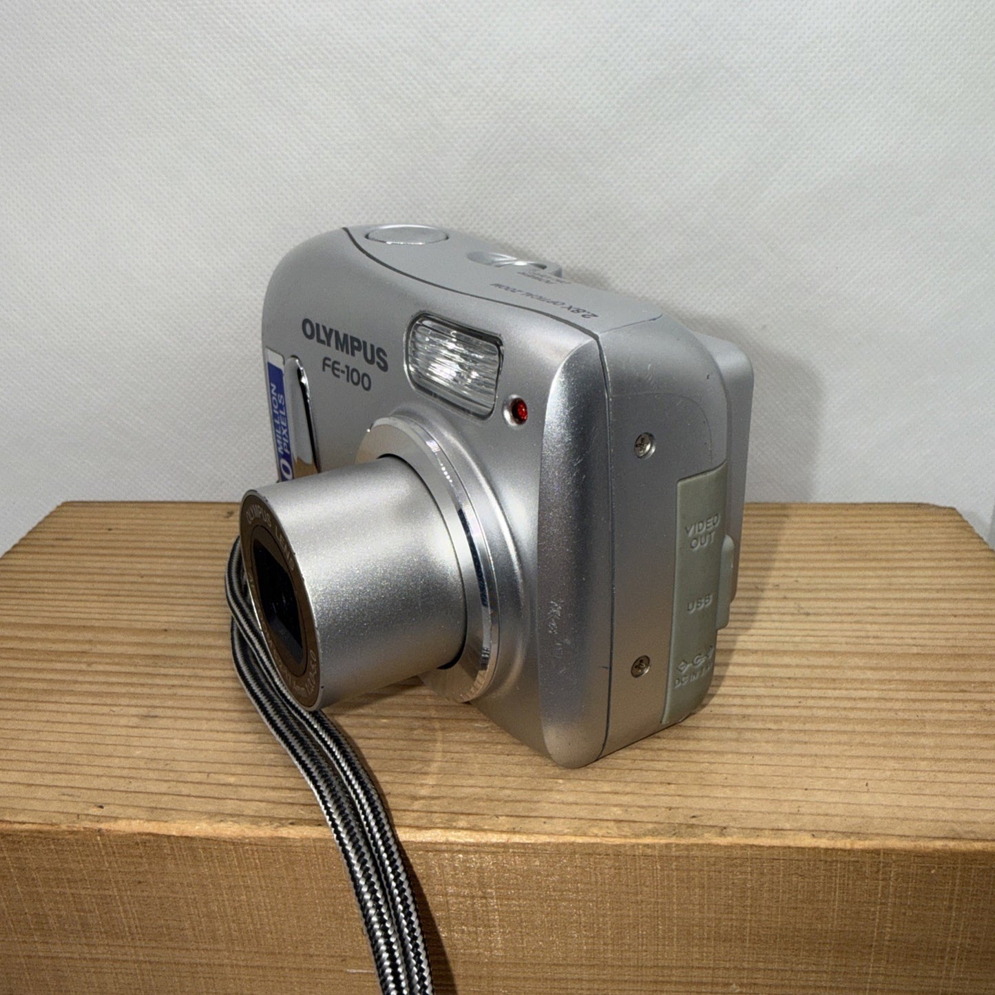 Olympus FE-100 4MP Digital Camera Tested + 1GB SD Memory Card & USB Cable