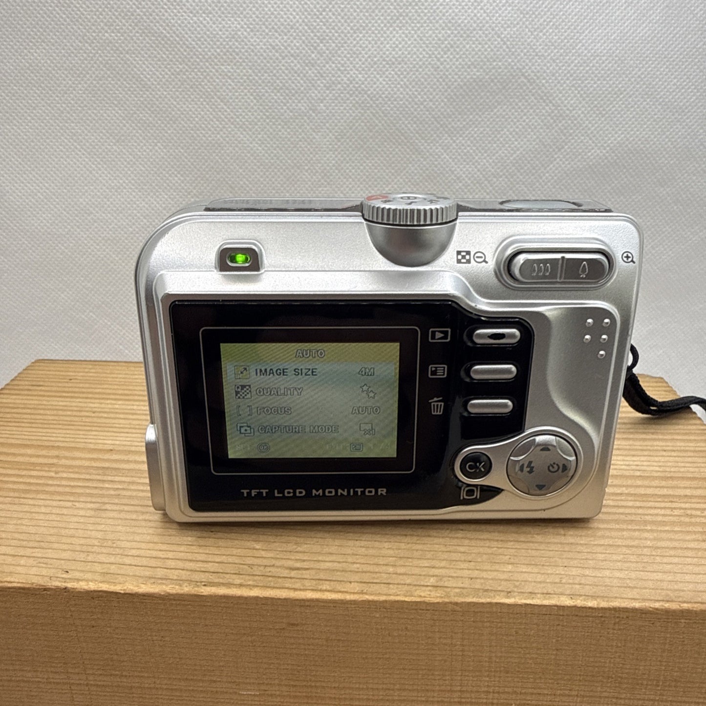 Vivitar Vivicam 4345 4MP Digital Vintage Retro Camera Tested Working + 2GB SD