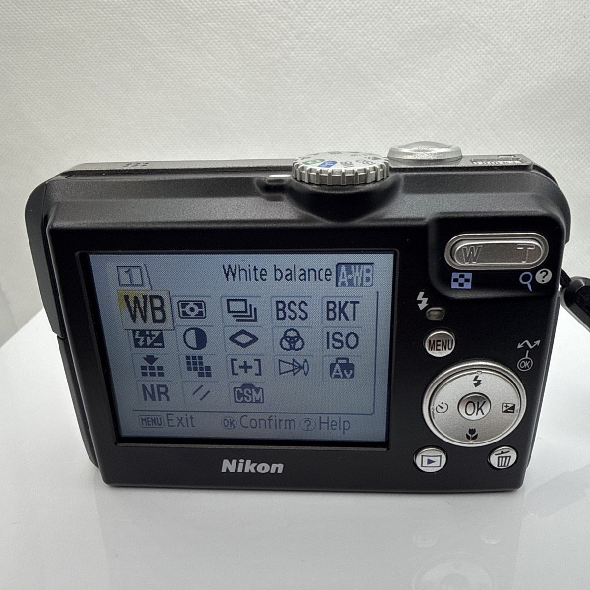 Digital Camera Nikon Coolpix P1 8MP 3.5x Zoom Wi-Fi Tested Full Kit Retro