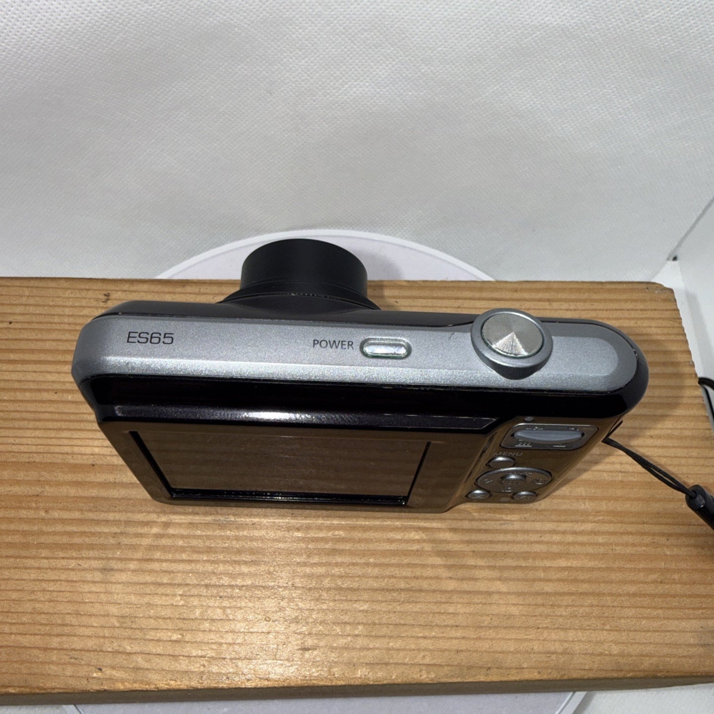 Samsung ES65 10.3MP Digital Camera Tested + Charger Battery 4GB SD Memory Card