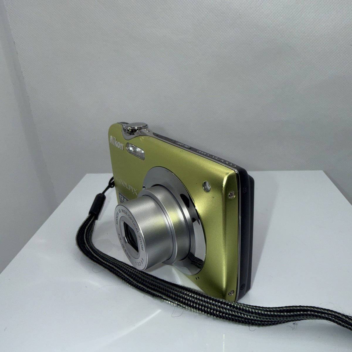 Digital Camera Yellow Nikon Coolpix S3000 12MP Tested + Charger Battery 16GB SD