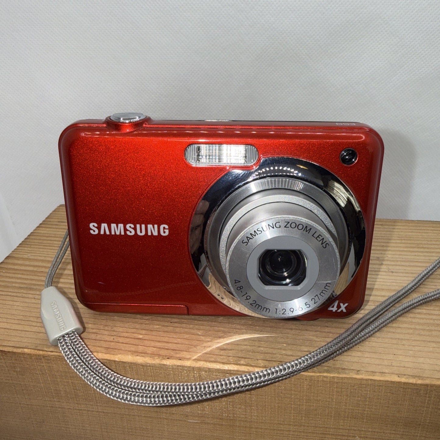 Samsung ES9 Digital Camera 12.2 MP Tested Working Plus 4GB SD Memory Card