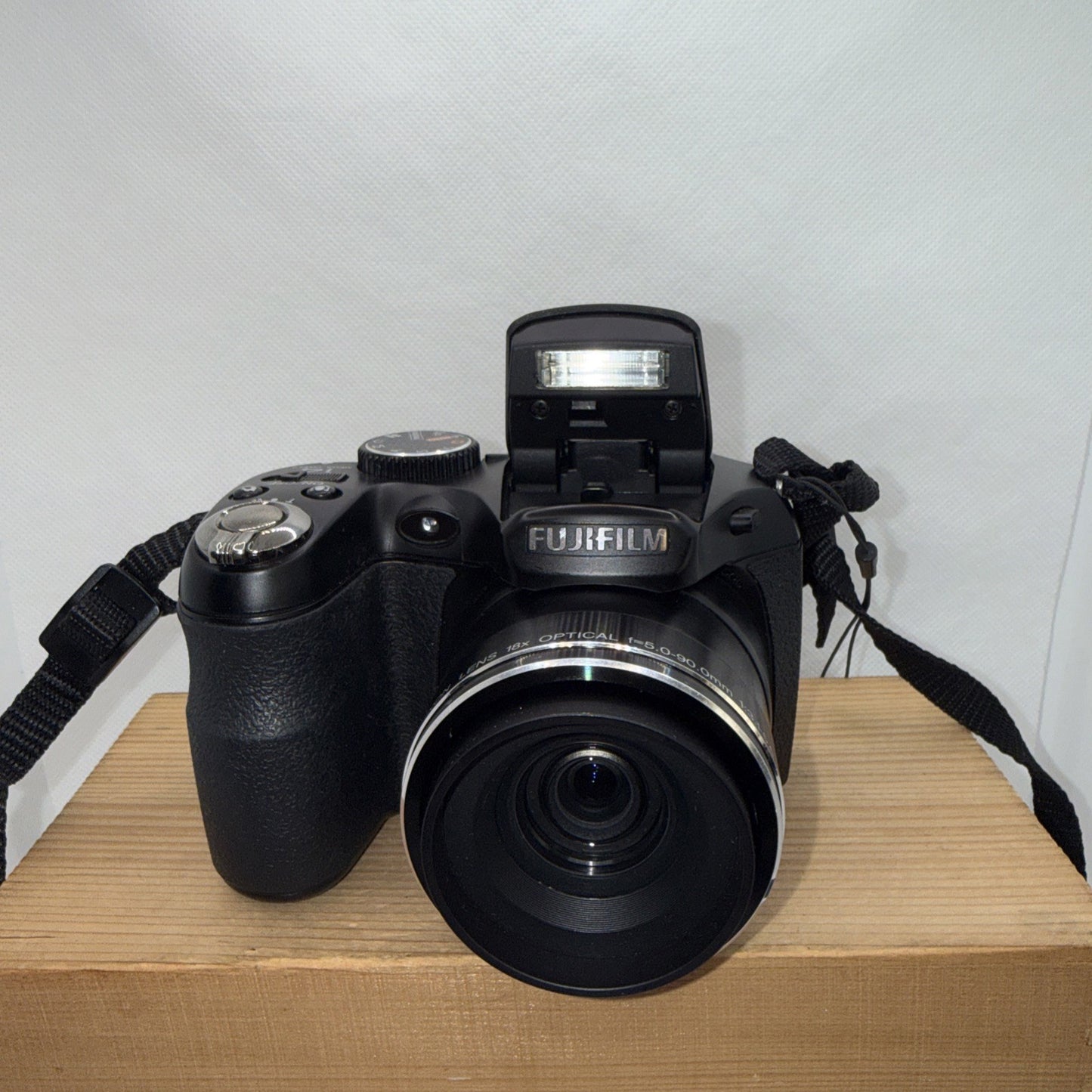 Fujifilm FinePix S Series S2980 Digital Camera 14MP Tested Working + 4GB SD