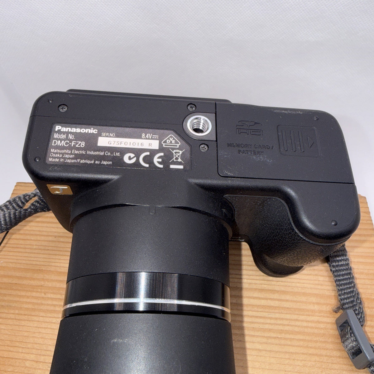 Panasonic Lumix DMC-FZ8 Digital Camera 7.2MP Tested + Charger Battery 4GB SD