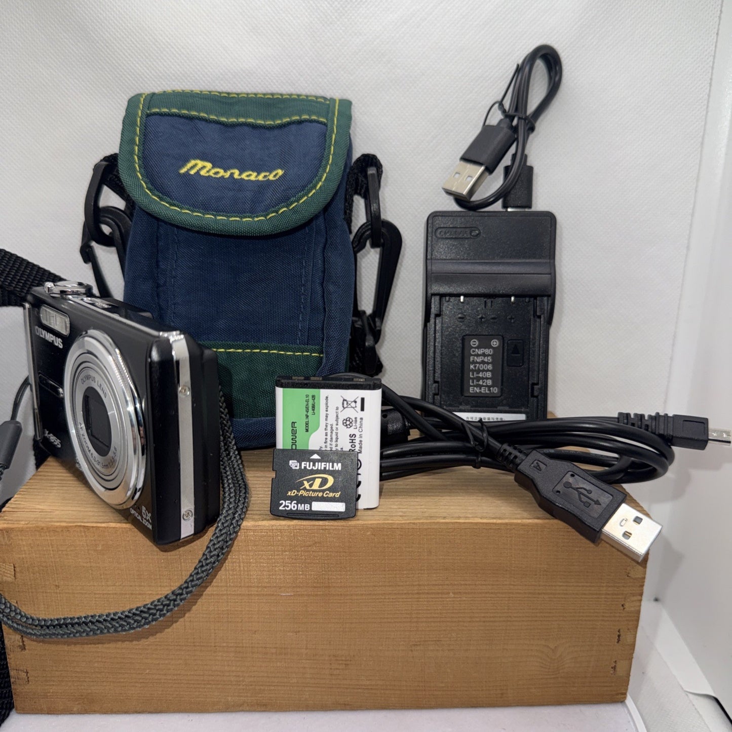 Olympus X-855 8MP Digital Camera Tested + Charger Battery 256MB XD Card & Case
