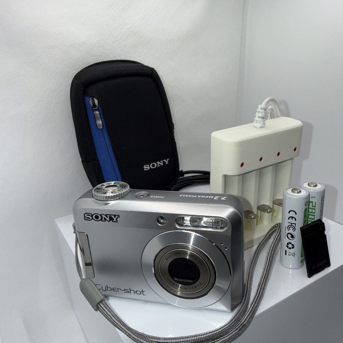 Sony Cybershot DSC-S650 7.2MP Digital Camera Working Full Kit With Accessories