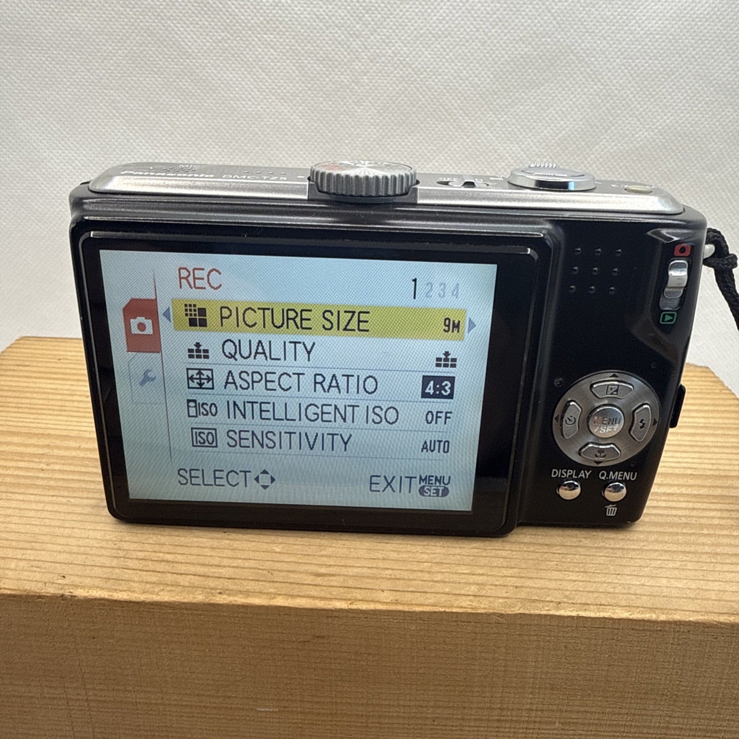 Panasonic LUMIX DMC-TZ5 9MP Digital Camera Tested + Charger Battery 16GB SD