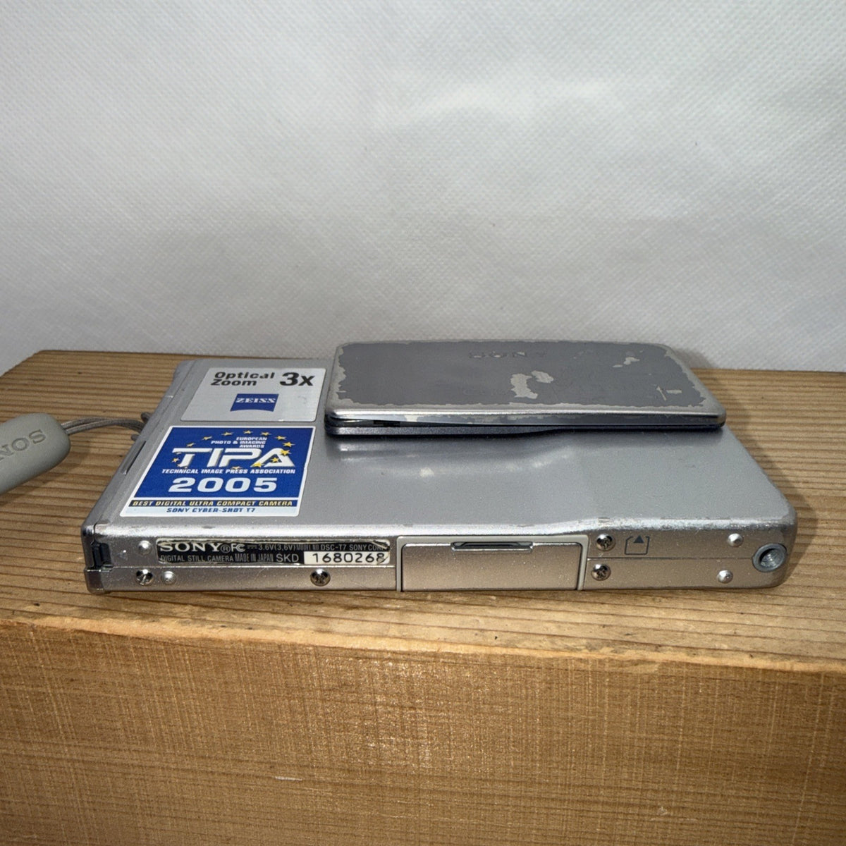 Sony Cyber-shot DSC-T7 Digital Camera Ultra Slim Tested + Charger Battery Memory