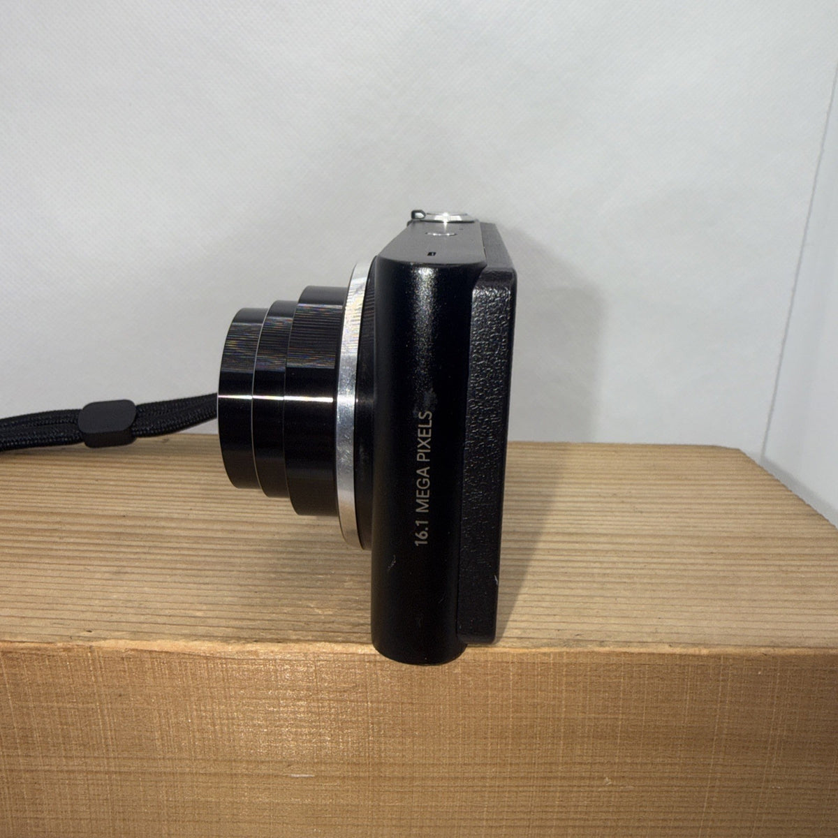 Samsung ST200F 16.1MP Digital Camera Tested Working + Charger Battery 2GB Card