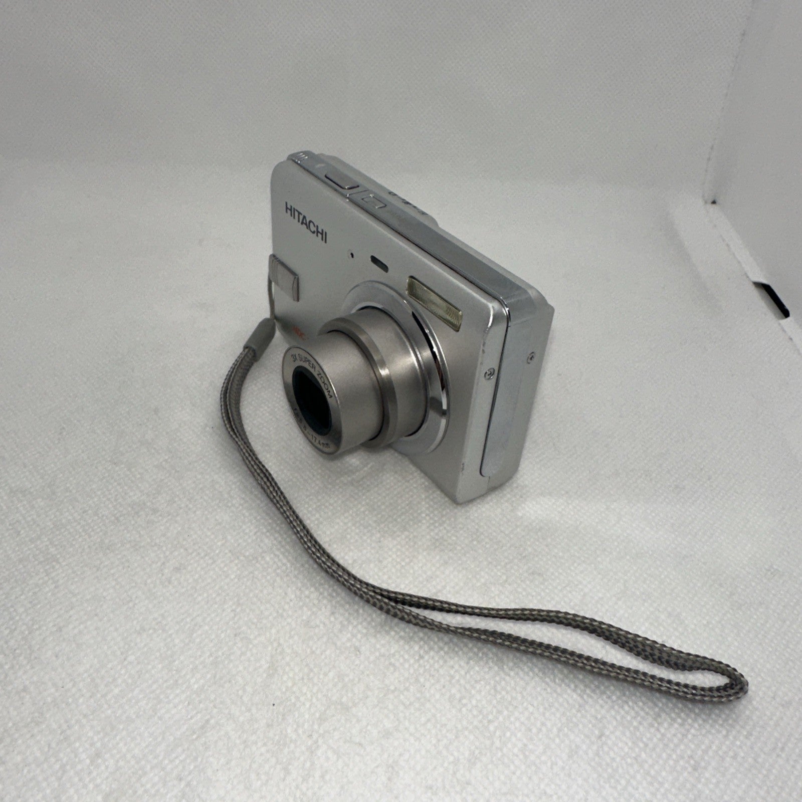 Hitachi Digital Camera HDC-756e 7.1MP Tested Plus Charger Battery 2GB SD & Case3