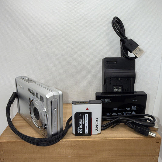Sony Cybershot DSC-W80 7.2MP Digital Camera Tested + Charger Battery Memory Card
