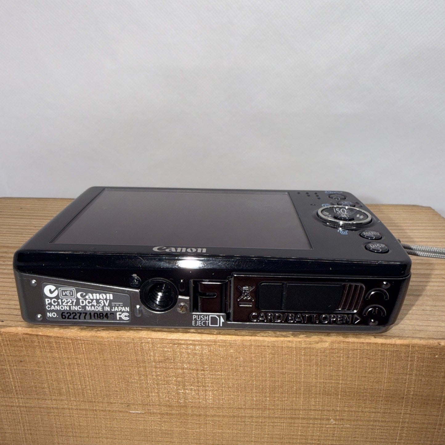 Canon IXUS 75 / SD 750 7.1 MP Digital Camera Tested *Minor screen issue Bundle