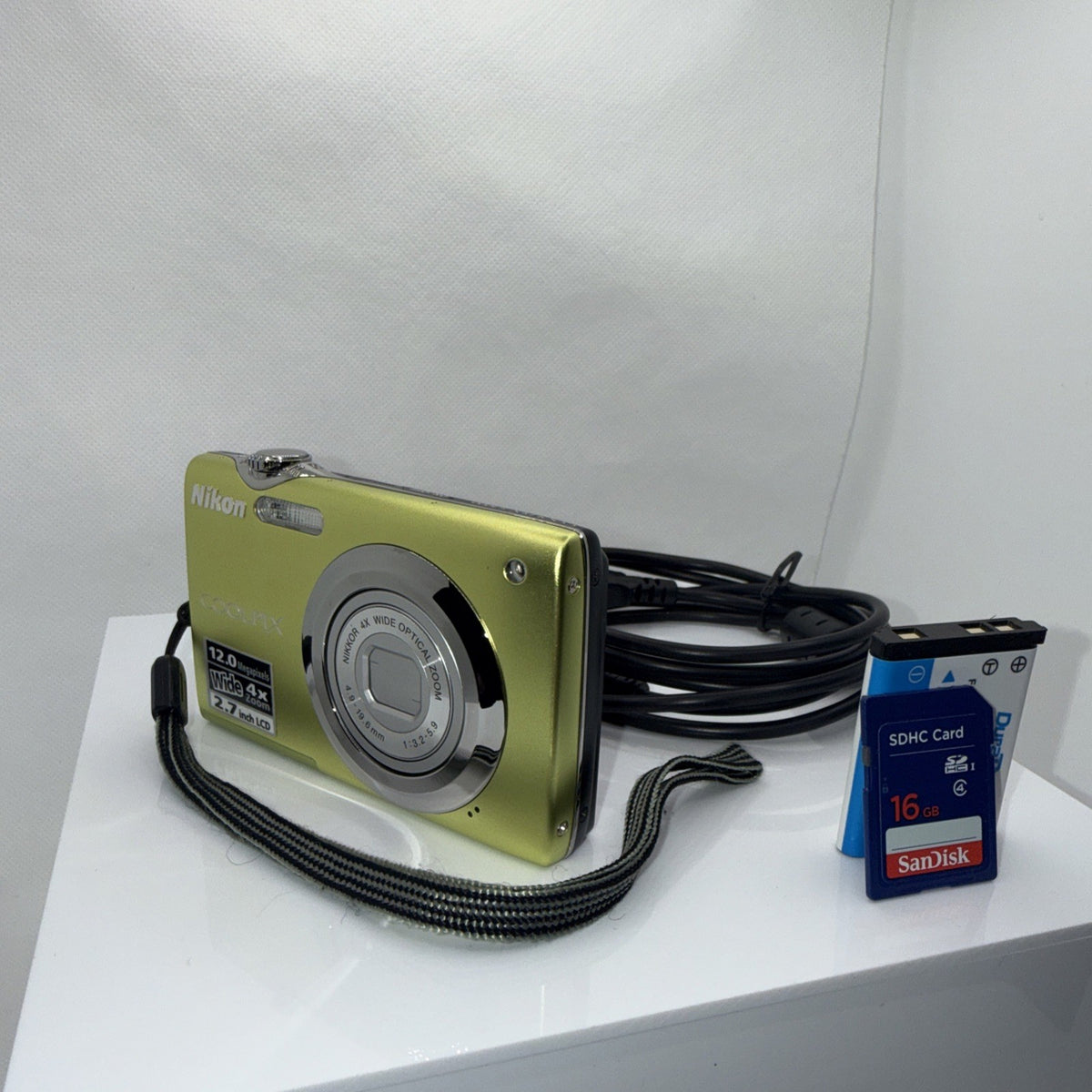 Digital Camera Yellow Nikon Coolpix S3000 12MP Tested + Charger Battery 16GB SD