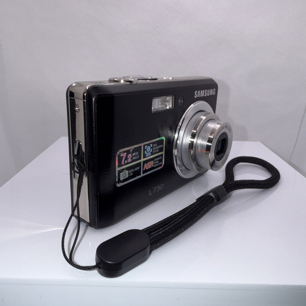 Samsung L735 7.2MP Digital Camera Tested *Minor Screen Issue* + Accessories 4GB
