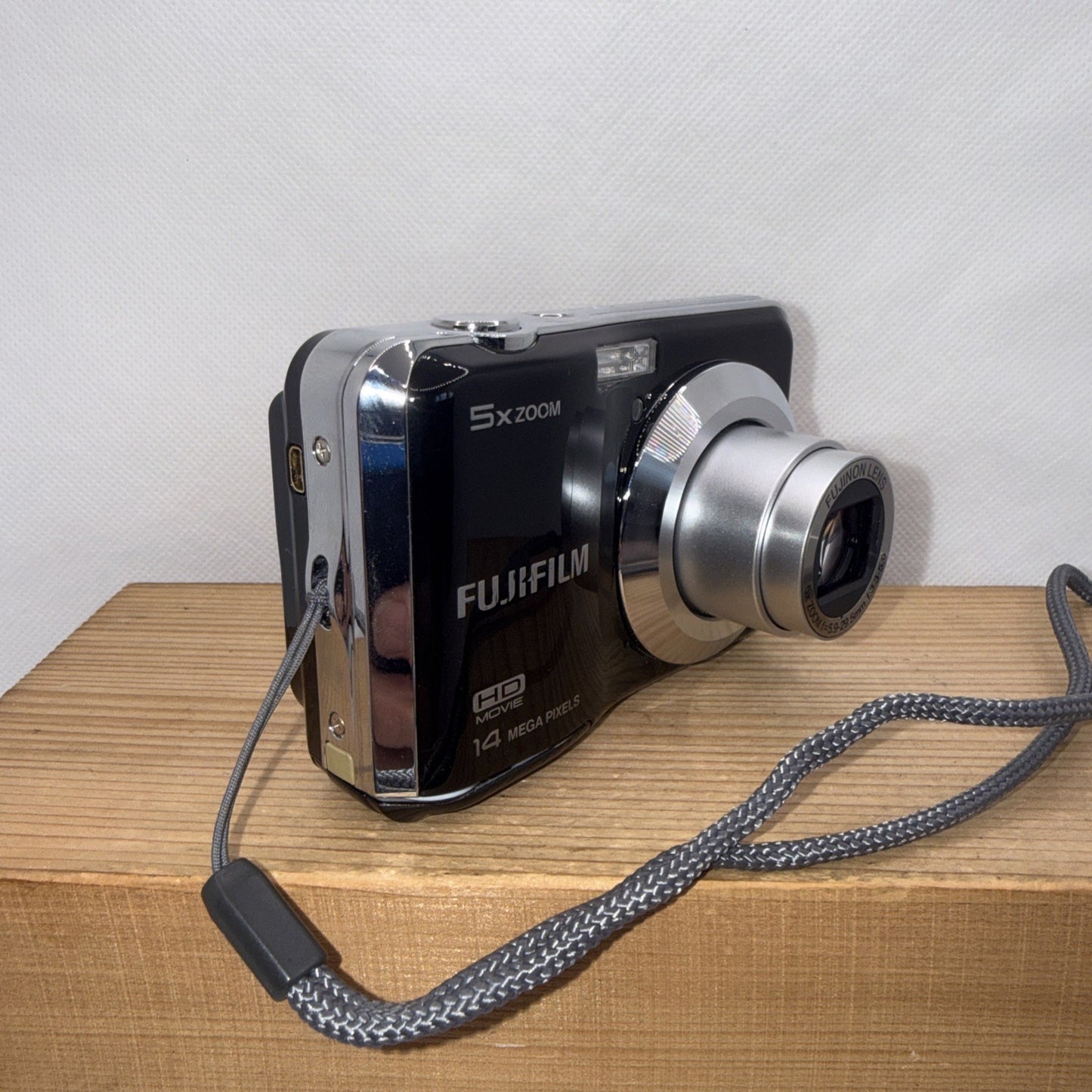 Fujifilm AX510 14MP Digital Camera Working With Some Minor Issues + Accessories