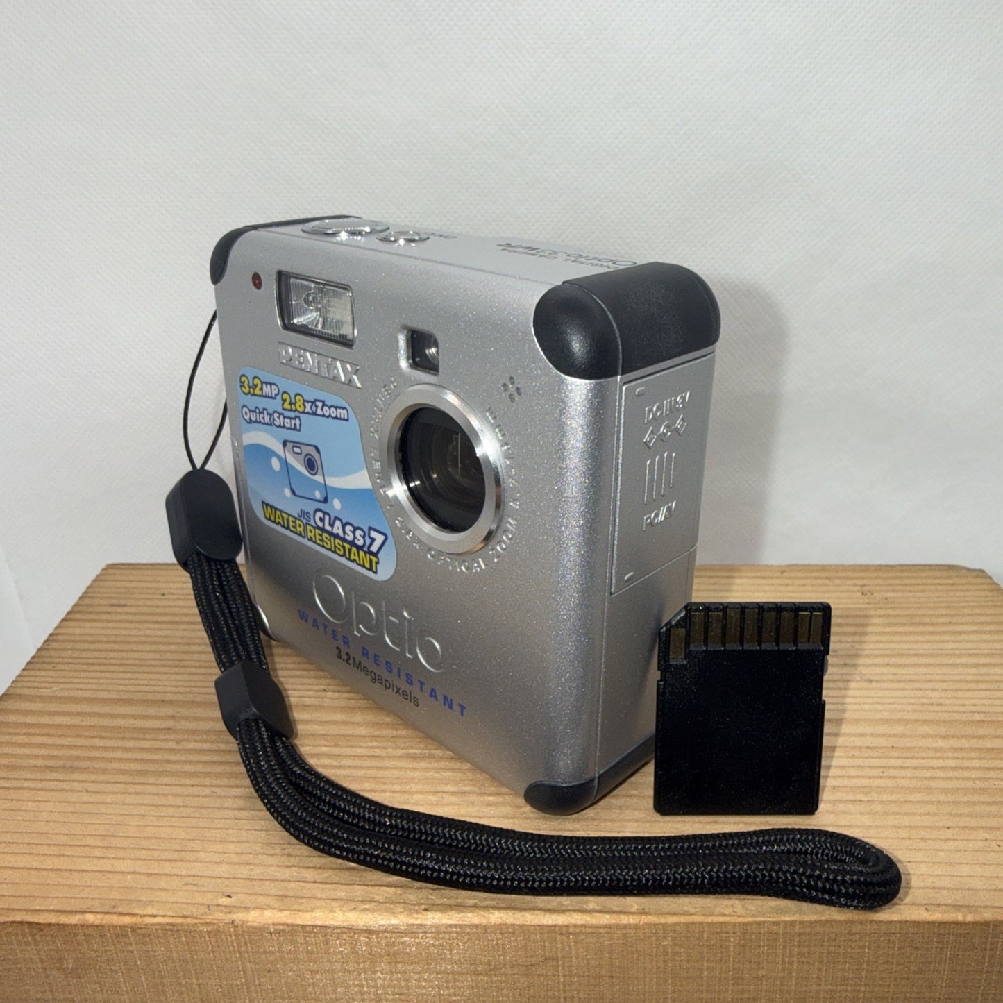 Pentax Underwater Digital Camera Optio 33WR 3.2MP Tested Working + 2GB SD