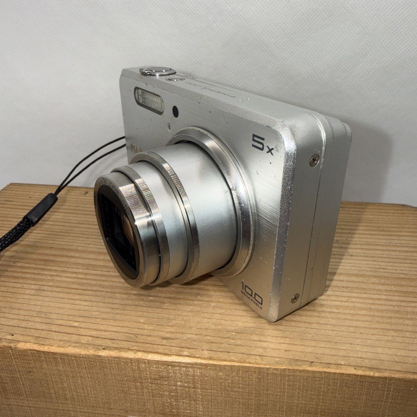 Fujifilm Finepix J100 10.0MP Digital Camera Tested + Charger Battery 4GB SD Card