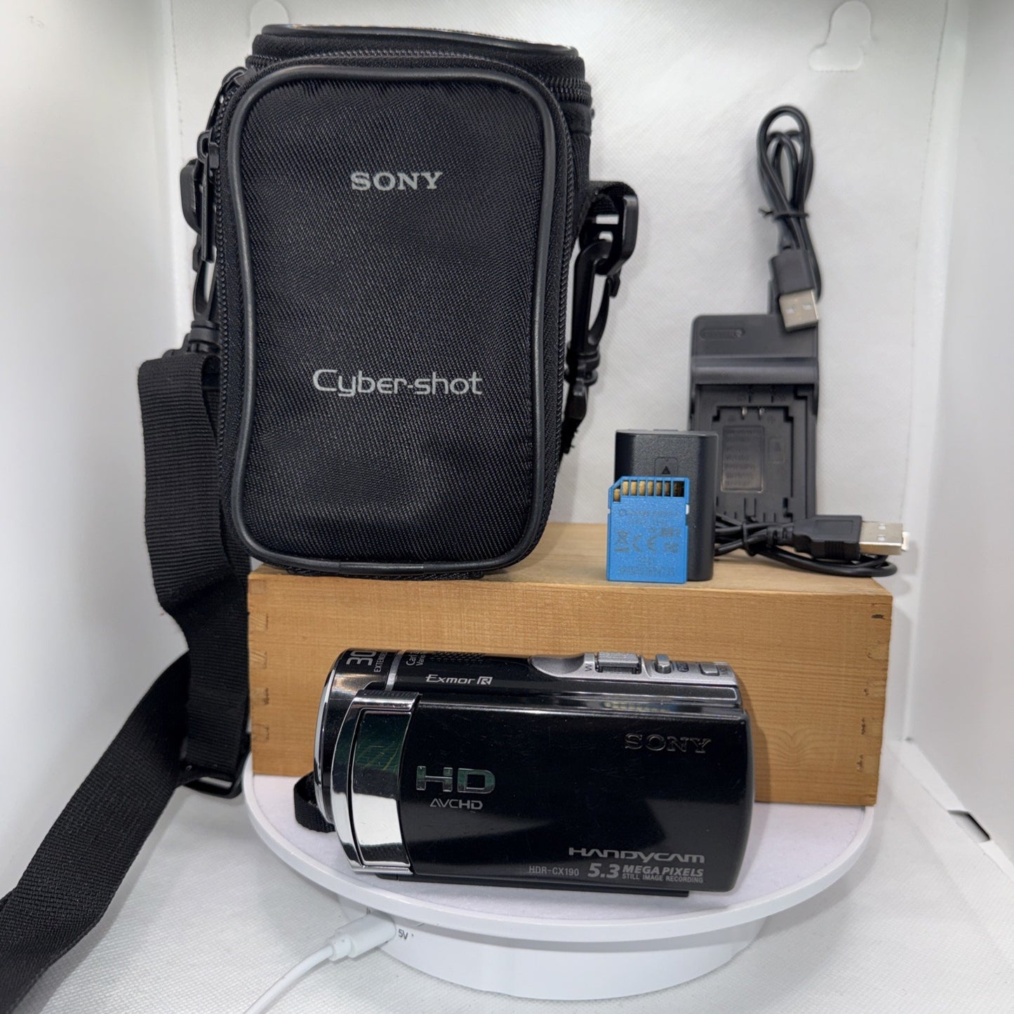 Sony HDR-CX190 Camcorder Tested Working + Charger Battery SD Card Case